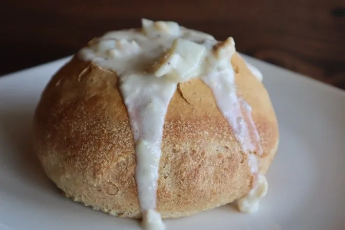 clam chowder bread bowl