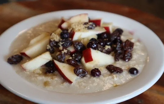 oatmeal: blueberries, apple, & brown sugar